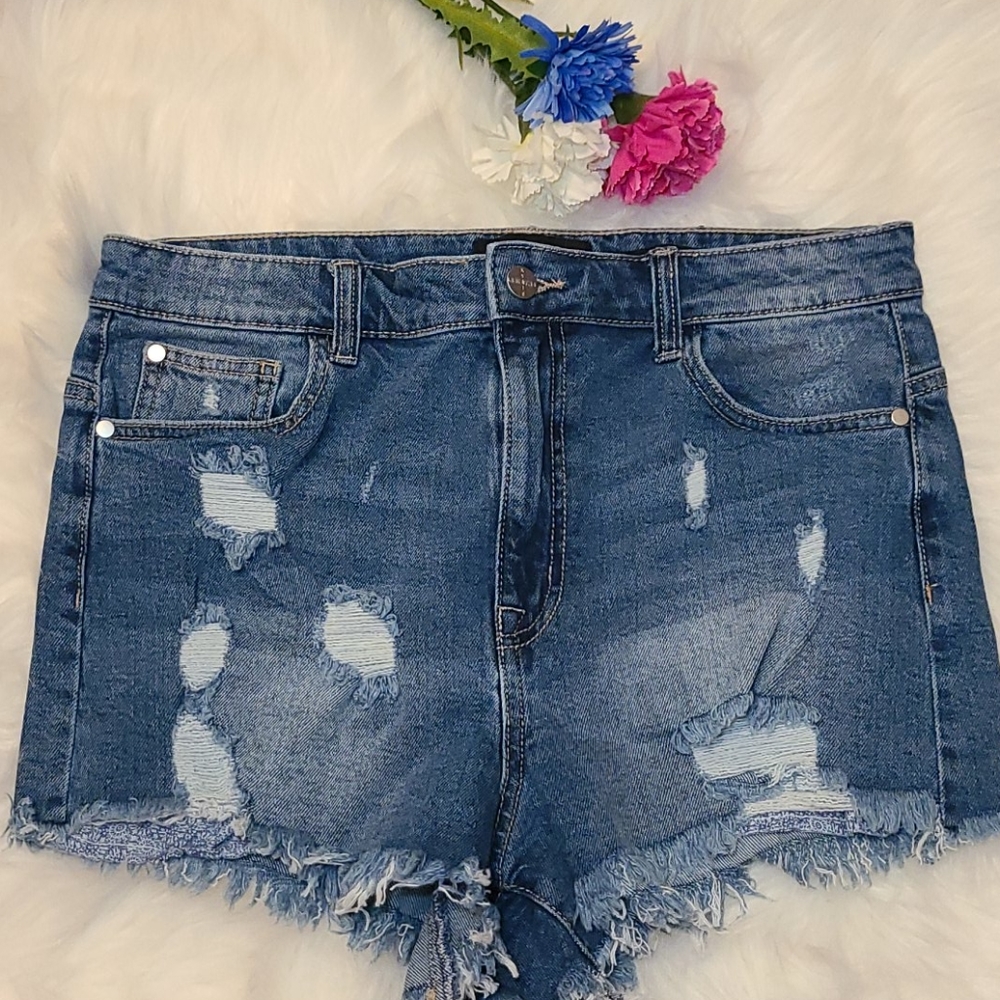 Kendall+Kylie shorts *NWOT*
